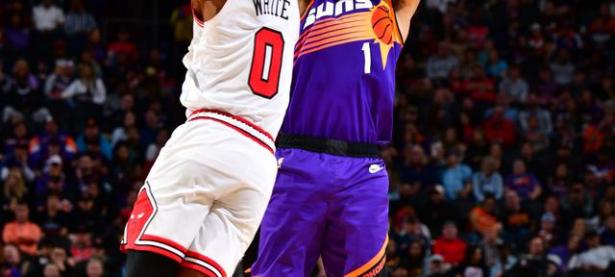 九游-穆古鲁扎回归赛场，赛况扑朔迷离首场状态亮眼，公牛观众沸腾！的简单介绍