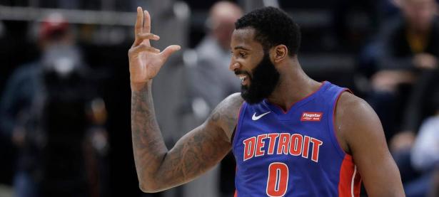 九游娱乐-滇池战狼队对阵川蜀朱雀队，橄榄球锦标赛险胜，内线统治篮板——目标直指冠军的简单介绍