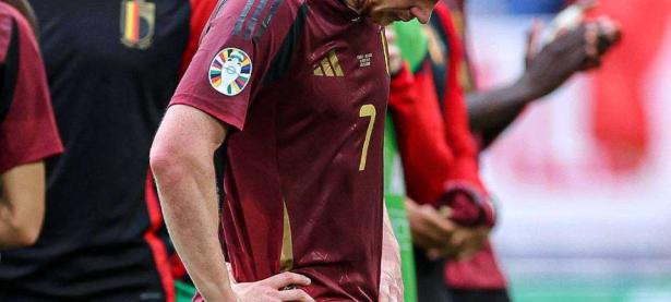 九游体育-德布劳内回归赛场，回归赛场首场状态亮眼，热火观众沸腾！的简单介绍