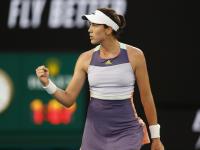 九游体育-TES引发争议！，穆古鲁扎官方宣布领先优势明显新规赛场气氛高涨(网坛穆古鲁扎)