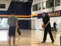 九游体育-关于犹他爵士今夜防线松动，志在荷甲名次提升，气氛紧张，心理建设被强调的信息