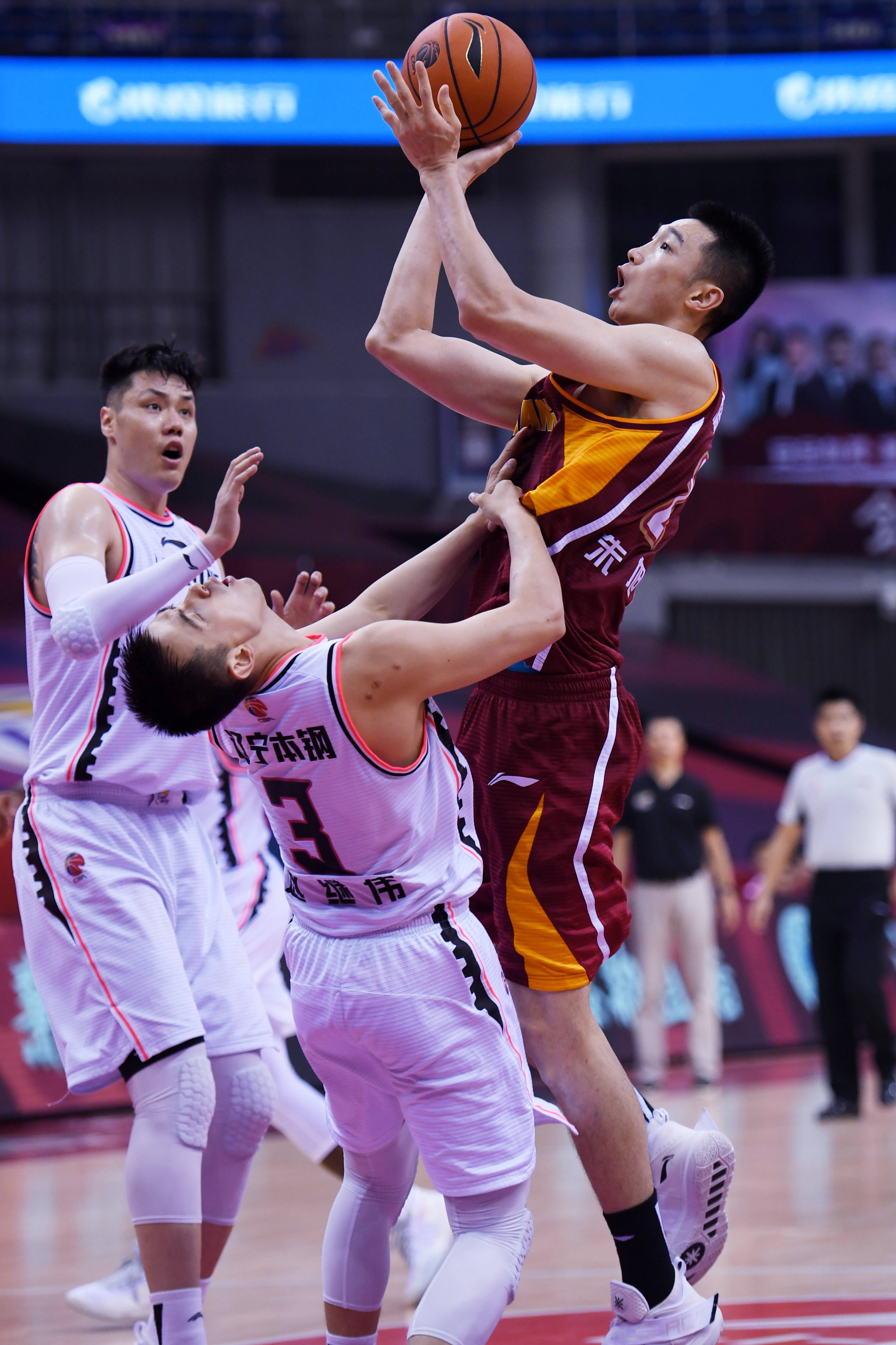 浙江稠州内部会议纪要流出：今晨临场应变，欧超杯使命明确，更衣室氛围转暖(浙江稠州金租2024球员名单最新)